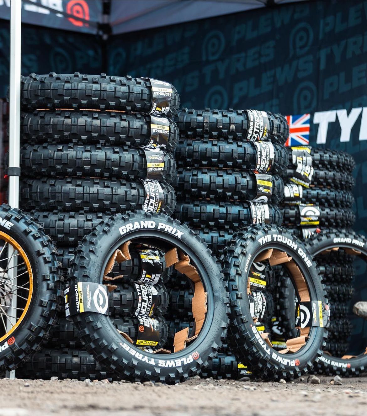 Tyres & Mousses.